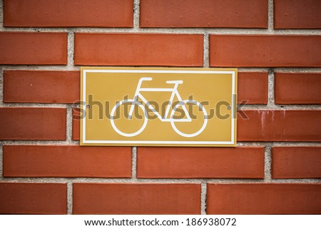 Bicycle lane sign indicating bike route