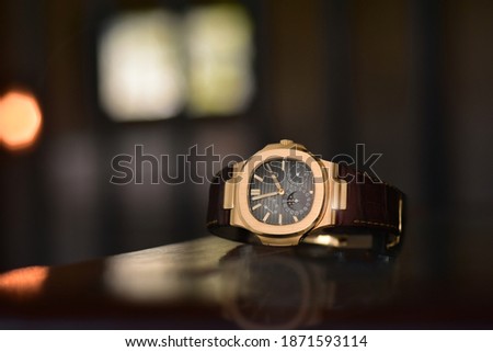 Elegant wristwatch
For business people