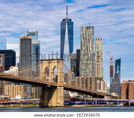 Brooklyn Bridge and Manhattan skyline as seen from Brooklyn Bridge Park, New York City
