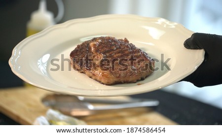 
A picture of making a juicy steak.