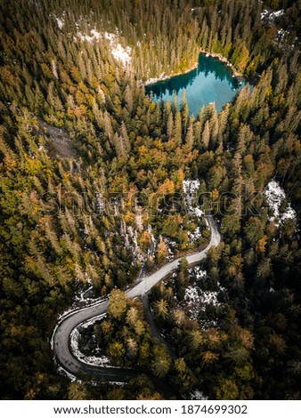 The road to the blue lake