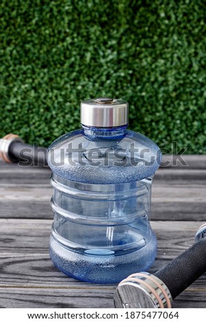 A studio photo of a water bottle