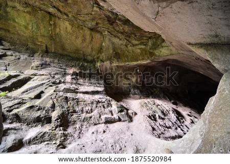 Photo Picture of Entrance to the cave