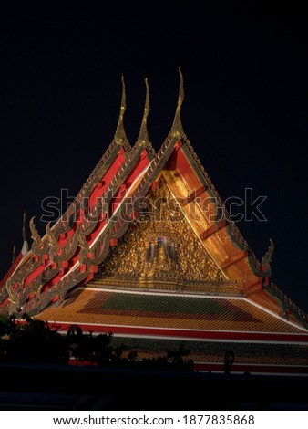 Wat Po temple structure details