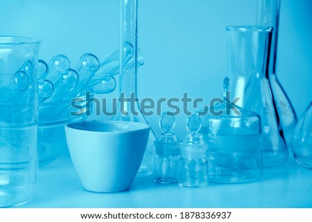 Photo Empty flasks. Laboratory analysis equipment. Chemical laboratory, glassware test-tubes.