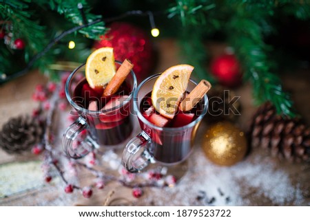 Mulled Wine with Christmas decoration