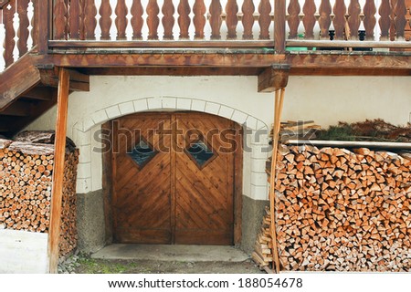 Sush, typical village in Engadine (Graubunden, Switzerland): old house  with timber