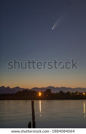 Comet C2020 F3 NEOWISE at Vancouver british columbia Canada, Brunswick Point, Delta BC, July 14, 2020