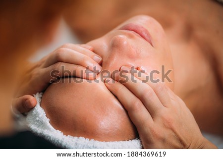 Ayurveda Face Massage in Salon