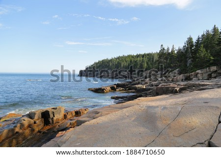 Beautiful picture of the shore in Acadia National Park in Maine