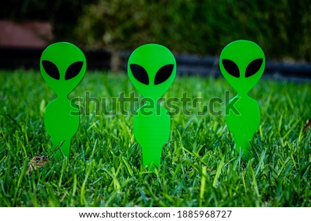 Decorative Green Lawn Aliens Gnome Extraterrestrial Arriving in 