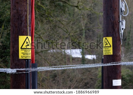 An electical hazard post sign