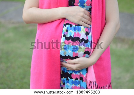 Maternity shoot, picture of belly baby bump