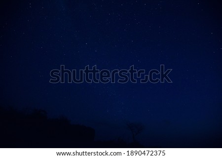 Southern hemisphere night sky photographed with long exposure.