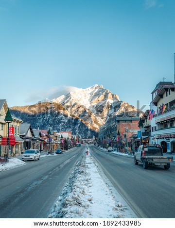 The town of Banff with Cascade Mountain in the back