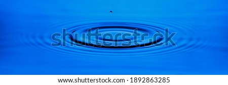 Blue water rings, Circle reflections in pool