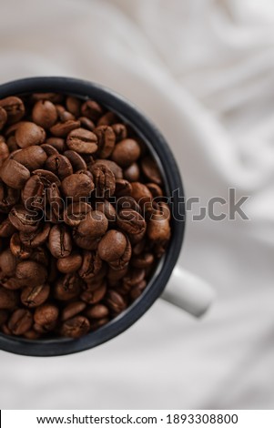 
Roasted coffee beans background, texture 