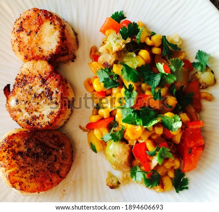 Picture of grilled scallops and corn salad