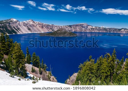 Crater lake in Oregon state