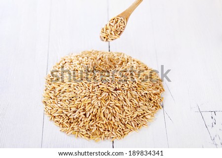 oat grain on the pile with spoon 3