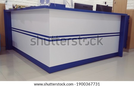 Simple double receptionist front desk