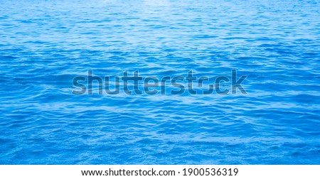 Ocean with waves, water flowing