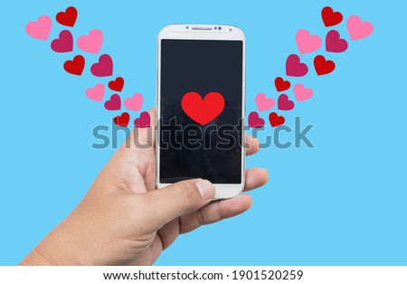 Sending love messages on smartphone,Social media addiction