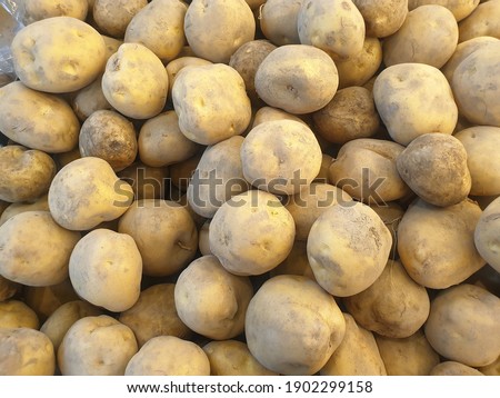 The potatoes are full of pictures. Lots of potato photos, potato details.
