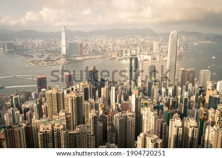 Skyline Hongkong, victoria peak, golden hour Royalty-Free Stock Photo #1904720251