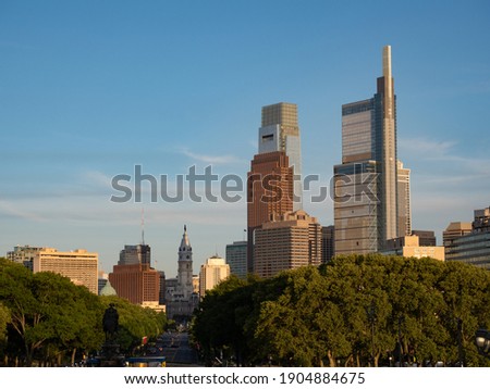 Image of the Benjamin Franklin Parkway and the skyline of Philadelphia.