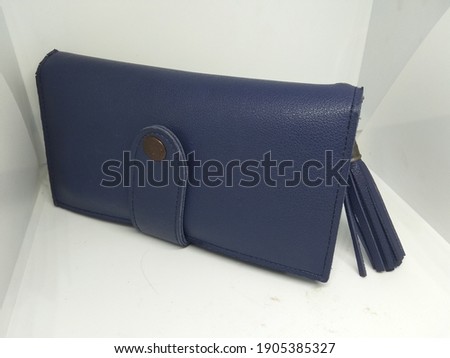 the wallet look so elegant and simple... is usually using for keeping money, credit card, or some things