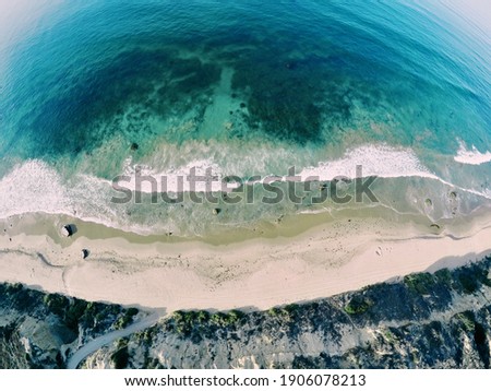 A picture of the California coastline in Newport Coast, California.