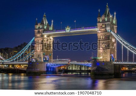 Night image of Tower Bridge in London, England