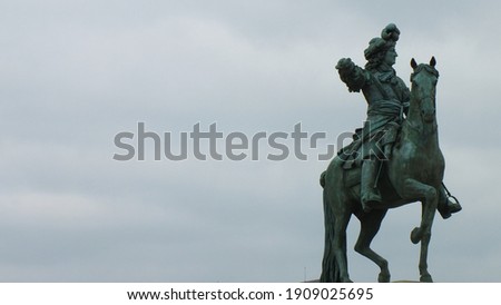 Louis XIV monument in front of Palace or Versailles