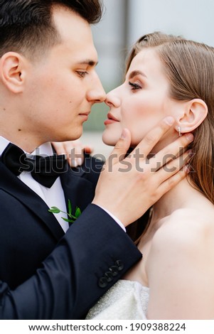 Hand woman man why kiss The Kiss