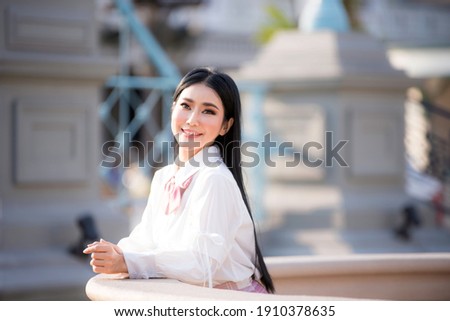 Lifestyle pictures of beautiful asian women urban travel relaxation concept caring for the mind 