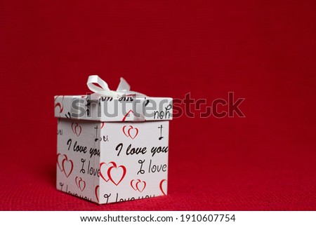 VALENTINE GIFT BOX IN RED WITH I LOVE YOU PATTERN 