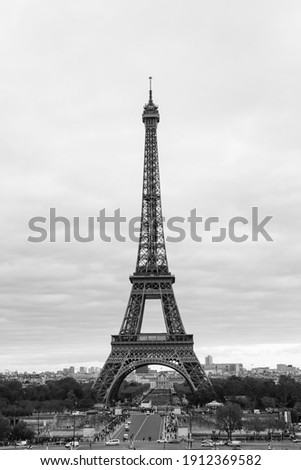 Eiffel Tower black and white vertical picture