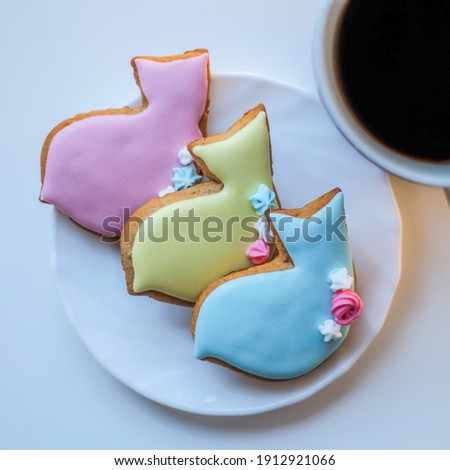 Easter bird festive sweet gingerbread cupcake, cookies. A cup of coffee and a delicious gingerbread is a wonderful dessert