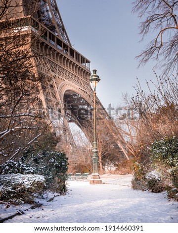 The Eiffel Tower and the Snow on 10 February 2021.