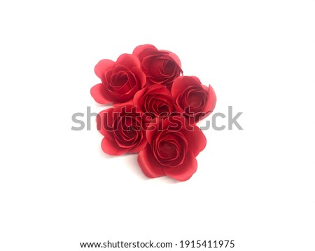 Red rose flowers  in center arrangement isolated on white. A top view for Valentine's Day.