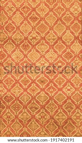 Distressed design for carpet and rugs