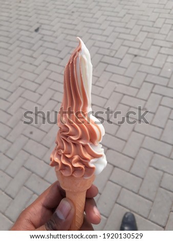 a beautiful picture of icecream