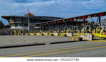 Canada Border Crossing Closed Signs Covid Pandemic
