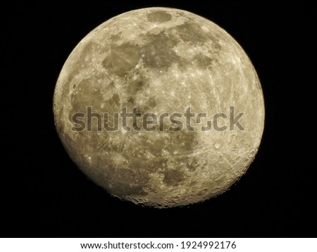 the moon before it's full 