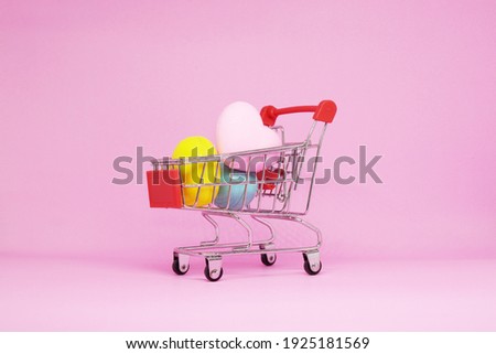 Heart in Shopping cart on pink background - Love Pattern - Online shopping marketing target