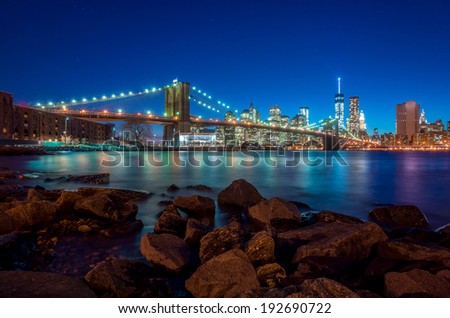 Beautiful shot of Brooklyn Bridge at twilight