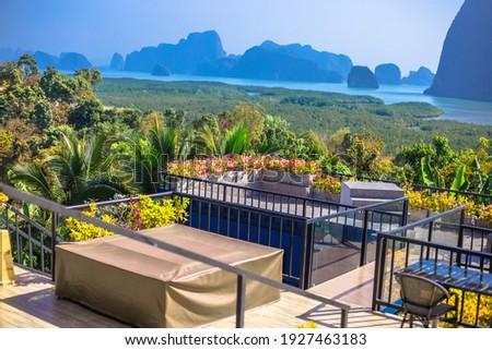 Wide-angle nature background, clear air, beautiful blue sea, and the blur of the sun and the passing wind, spontaneous beauty in the scenic spots.