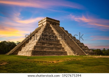 El Castillo, Temple of Kukulcan, Chichen Itza, mexico Royalty-Free Stock Photo #1927675394