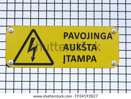 Warning sign of high electrical voltage.